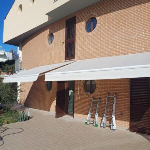 Gruppo Di Eleuterio - Tende da sole (1)